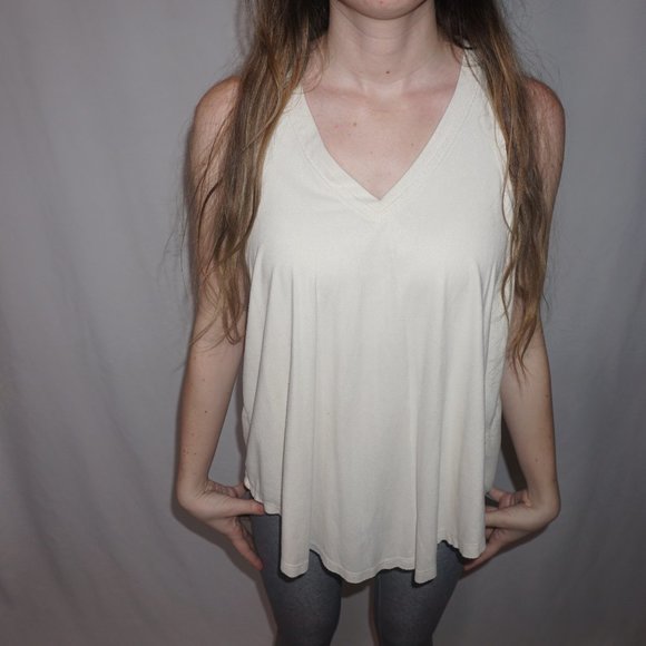 Super Soft White Flowy Tank - Picture 2 of 6